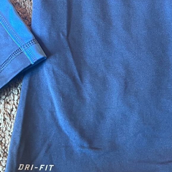 Nike - Picture 2 of 3